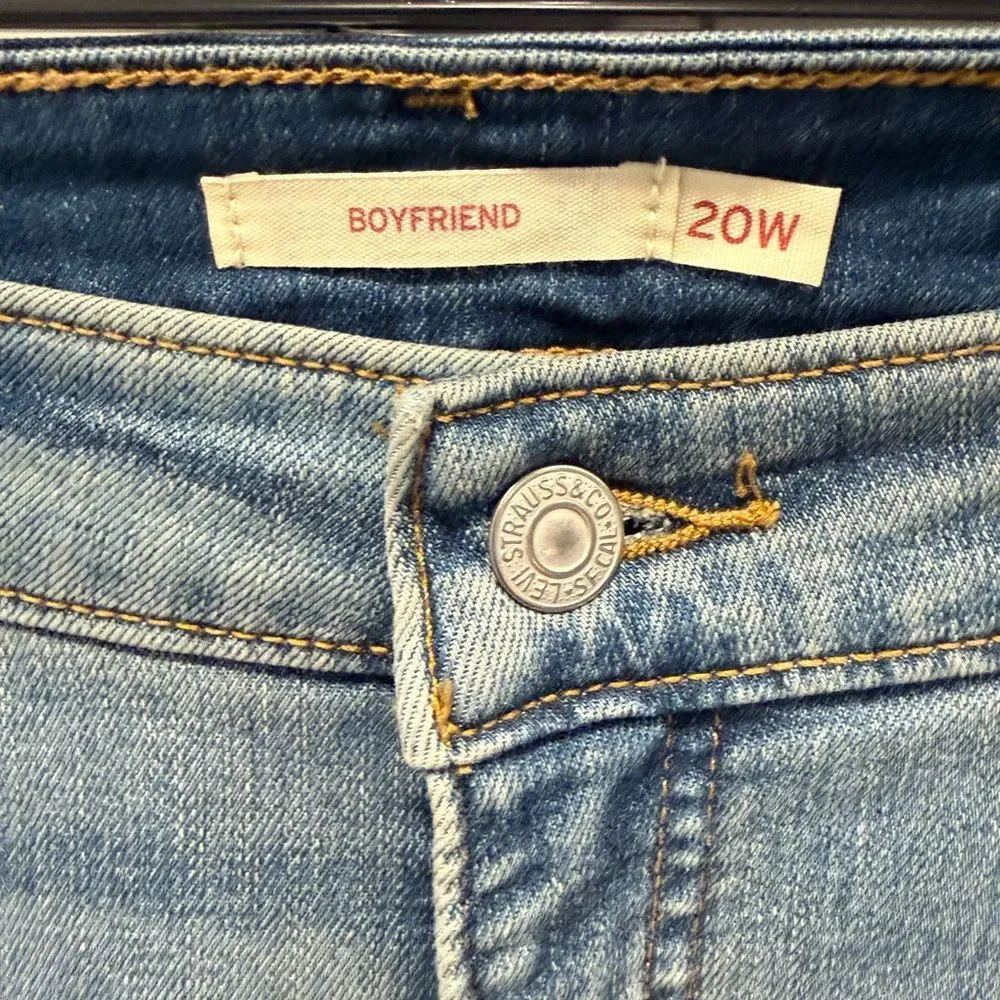 Levi's Boyfriend Jeans - Picture 5 of 7